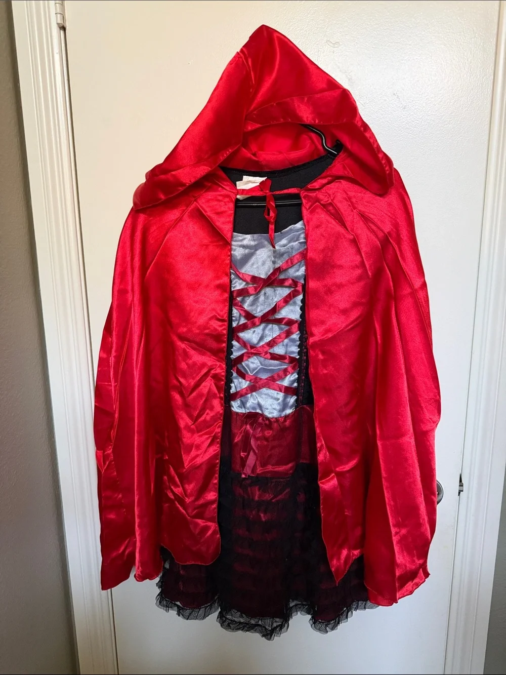 Spirit Dark Red and Black Hooded Riding Costume